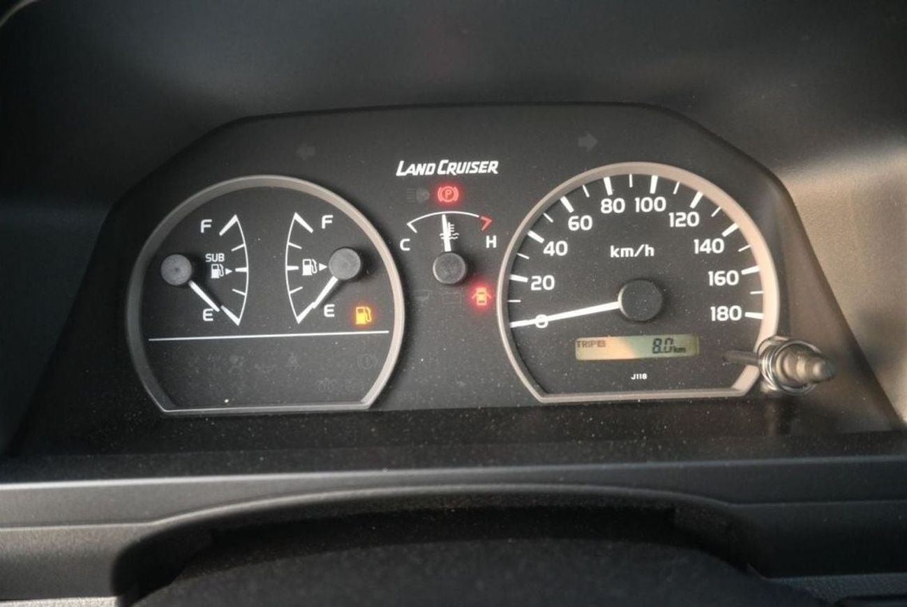 تويوتا لاند كروزر بيك آب Toyota Land Cruiser Pick Up 2024Toyota LC 79 Single Cabin Pick Up 4.2L Diesel, Manual, White