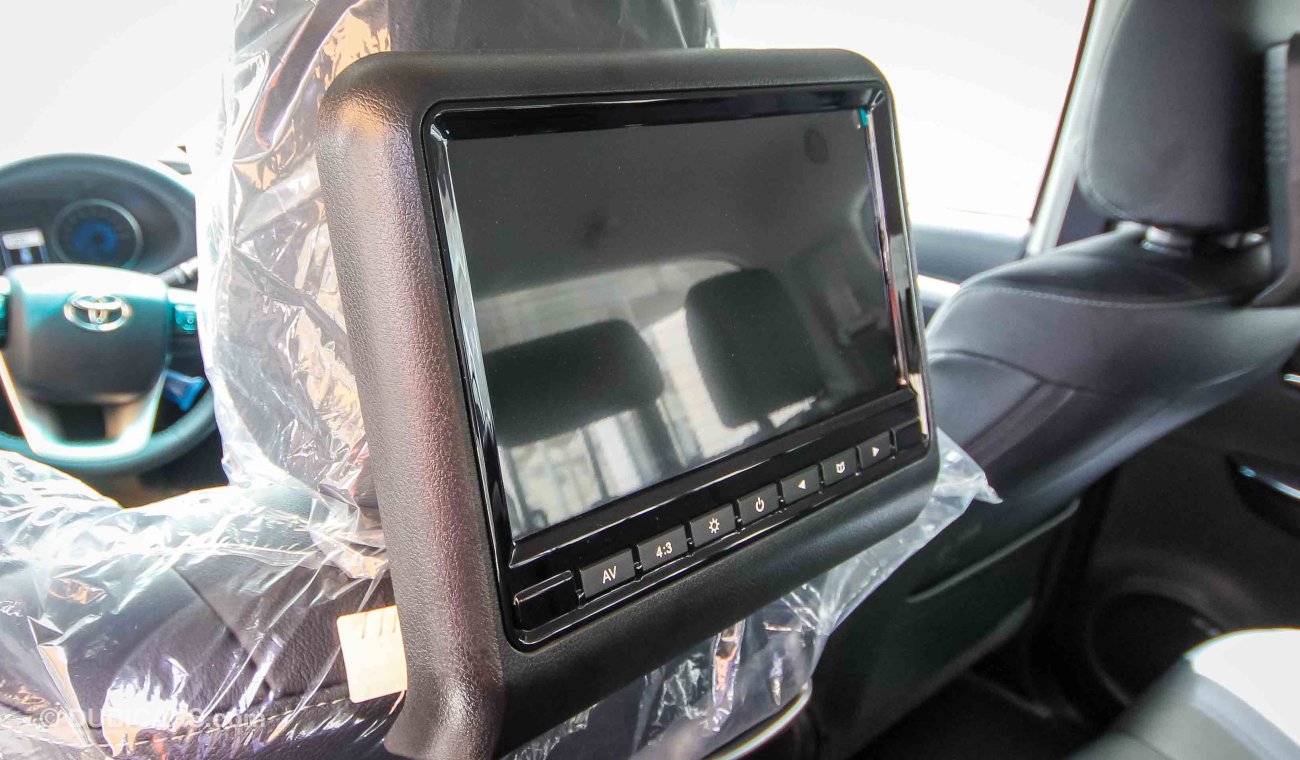 Toyota Hilux REVO 3.0L AT  FLAT DECK COVER AUTOMATIC CARRYBOY