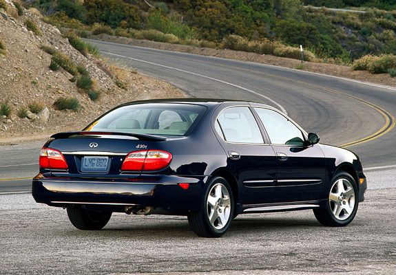 Infiniti i30 exterior - Rear Left Angled
