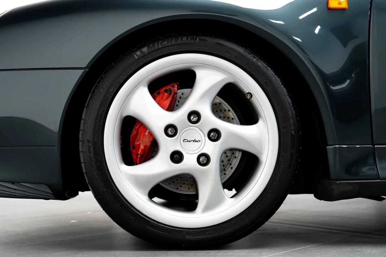 Porsche 911 Turbo (993) - Classic Performance Icon