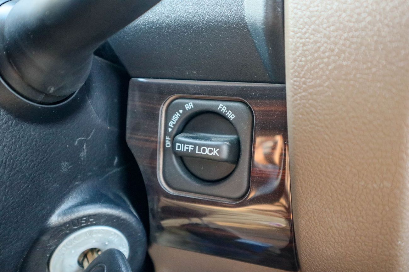 Toyota Land Cruiser Pick Up Single Cab Std 4.0L toyota land cruiser single cab 4.0L 2024 model