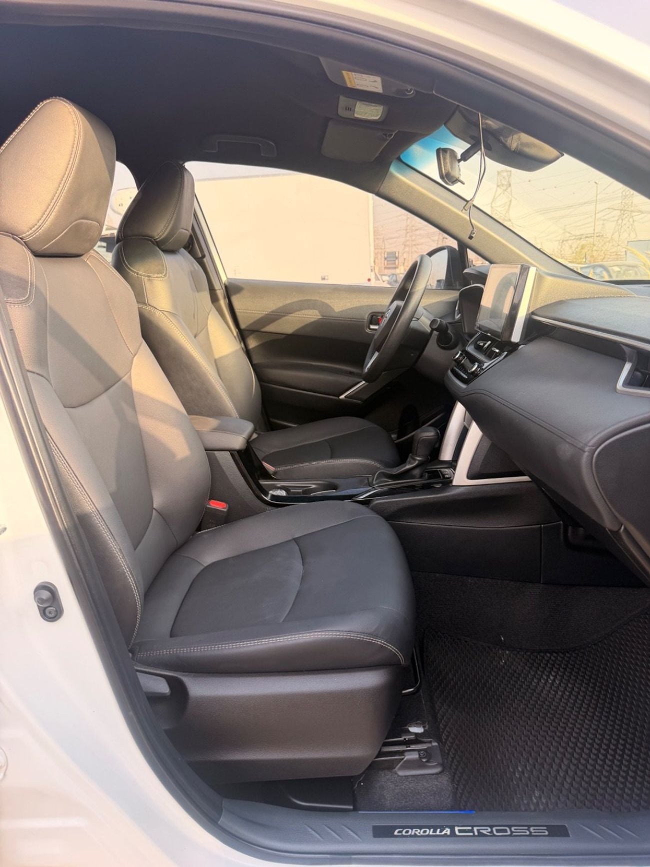 Toyota Corolla Cross Hybrid 2.0 L 360 camera full option
