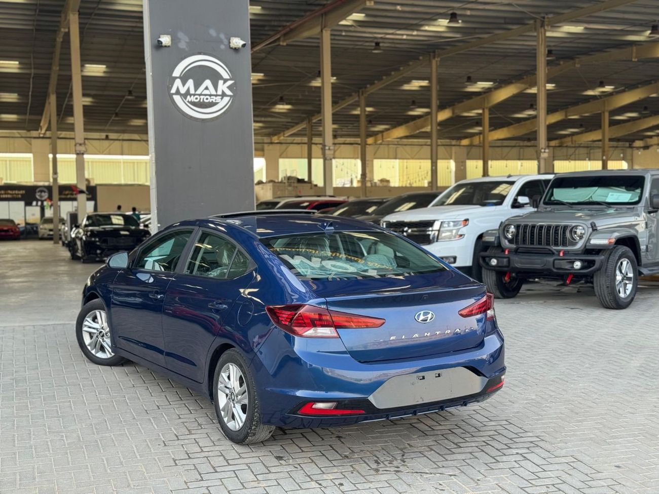 هيونداي إلانترا GLS 2.0L SEL / V4 2.0L / FULL OPTION / SUNROOF / RADAR / ROAD ASSIST / REMOTE START