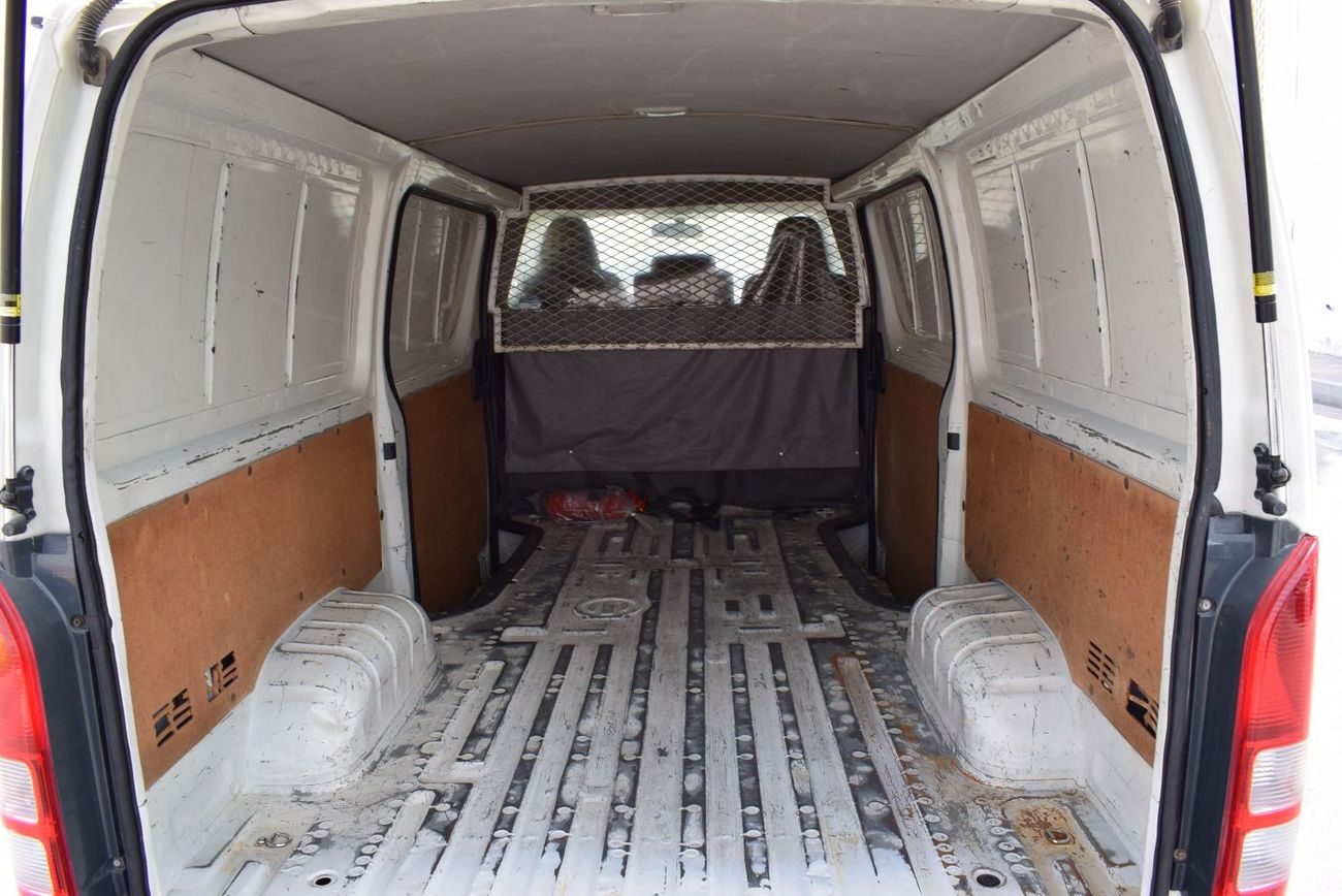 تويوتا هاياس GL - Std سقف