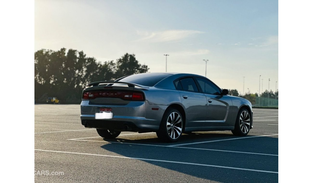 Dodge Charger R/T DODGE CHARGER V8 MODEL 2013 RT KIT SRT