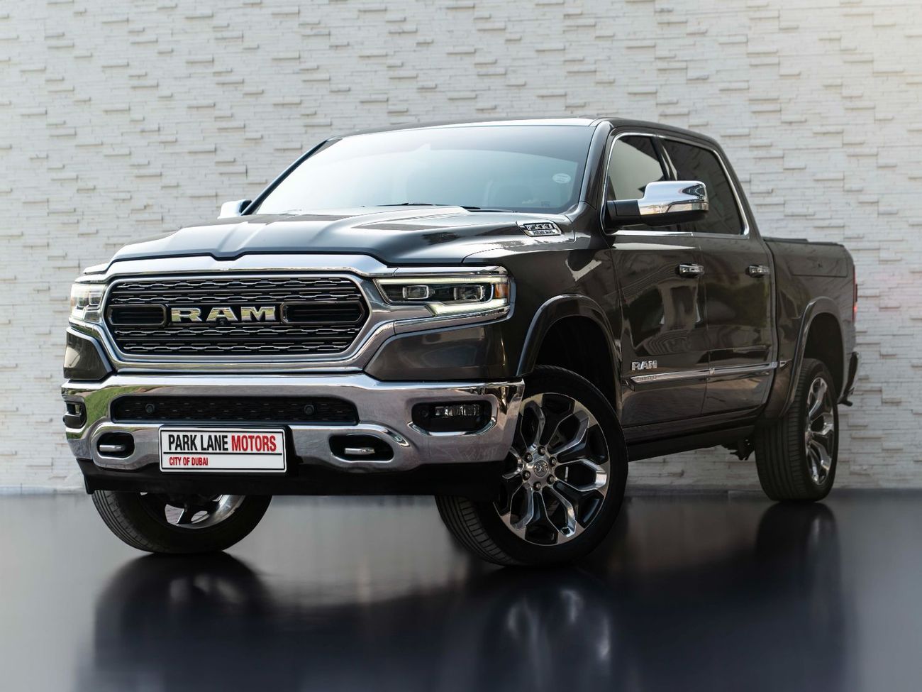 RAM 1500 Limited 5.7L (5 Seater)