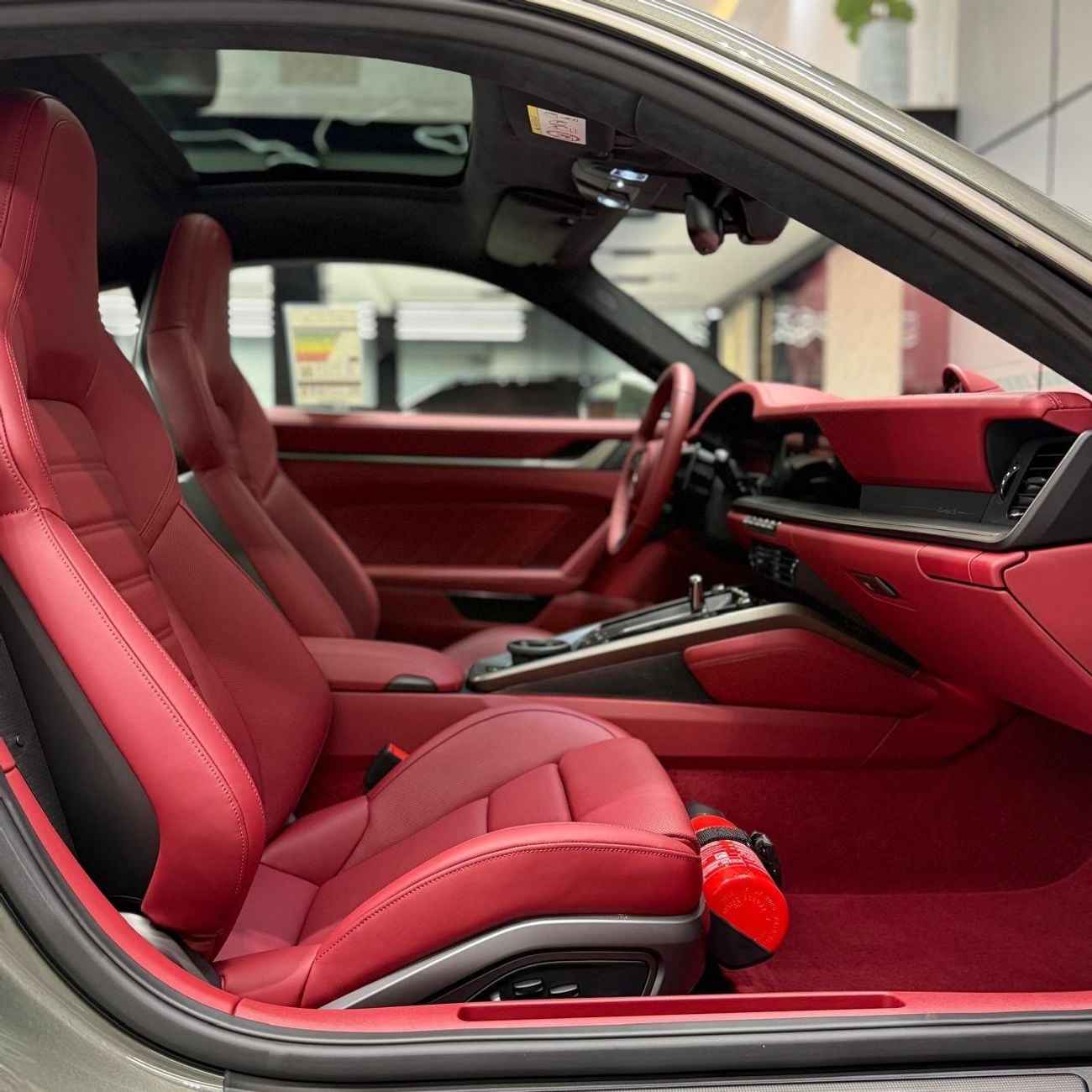 Porsche 911 TURBO S | GCC | Dealer warranty