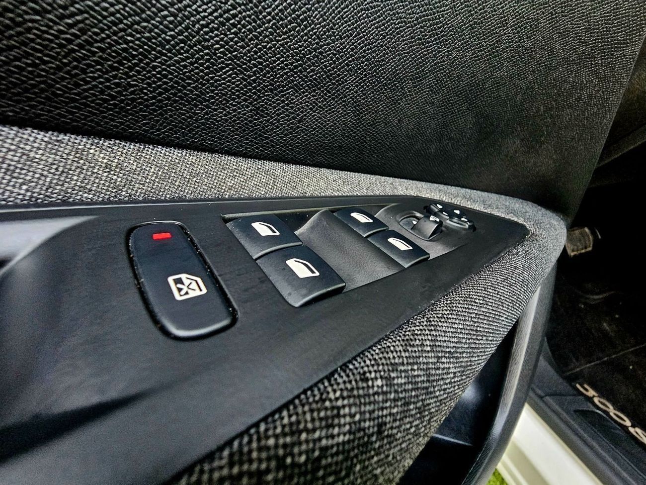 Peugeot 3008 / 1.6 V4/ ORIGINAL PAINT/ SINGLE OWNER/ LOW KMS