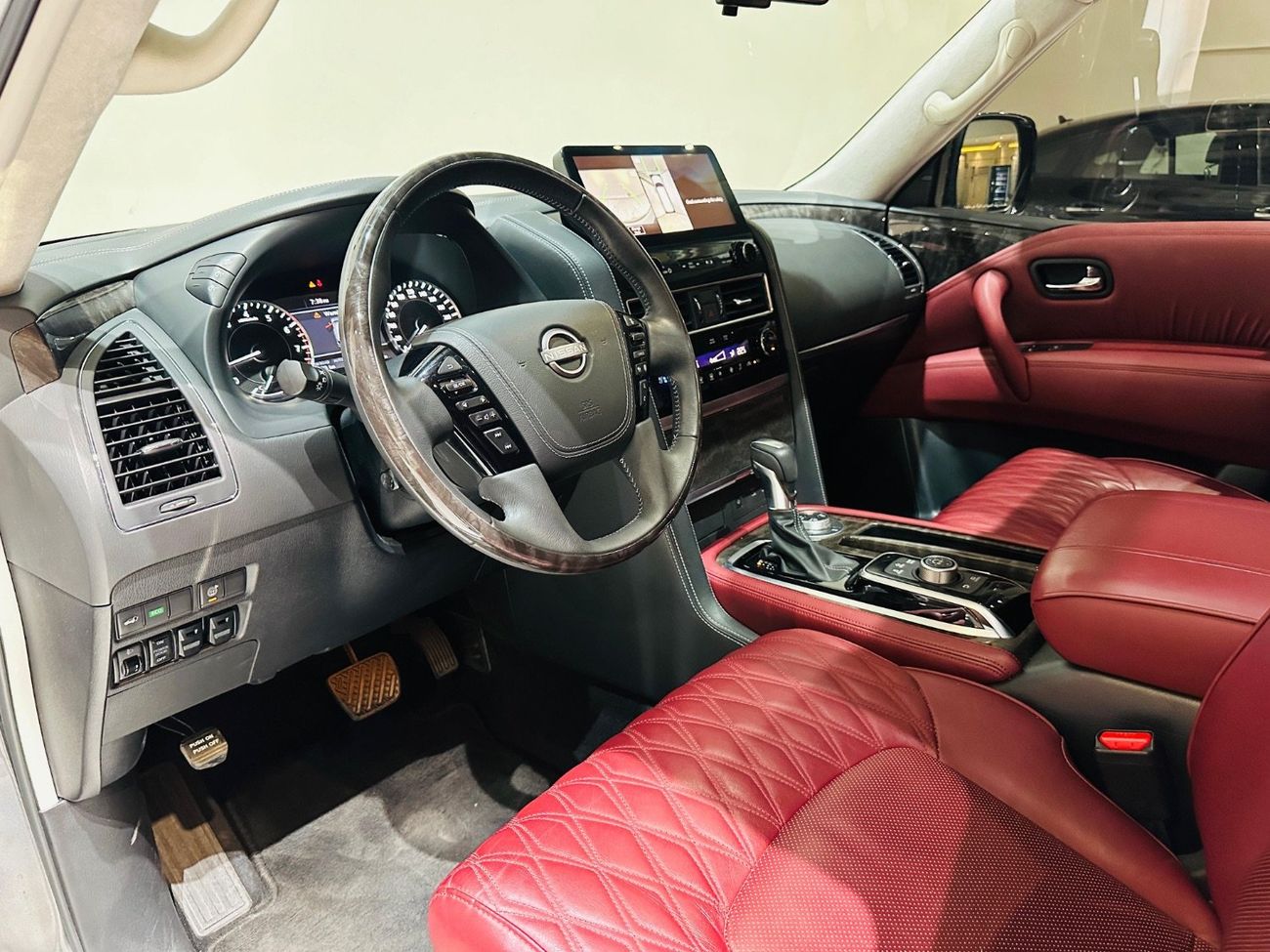 نيسان باترول LE Platinum City 5.6L