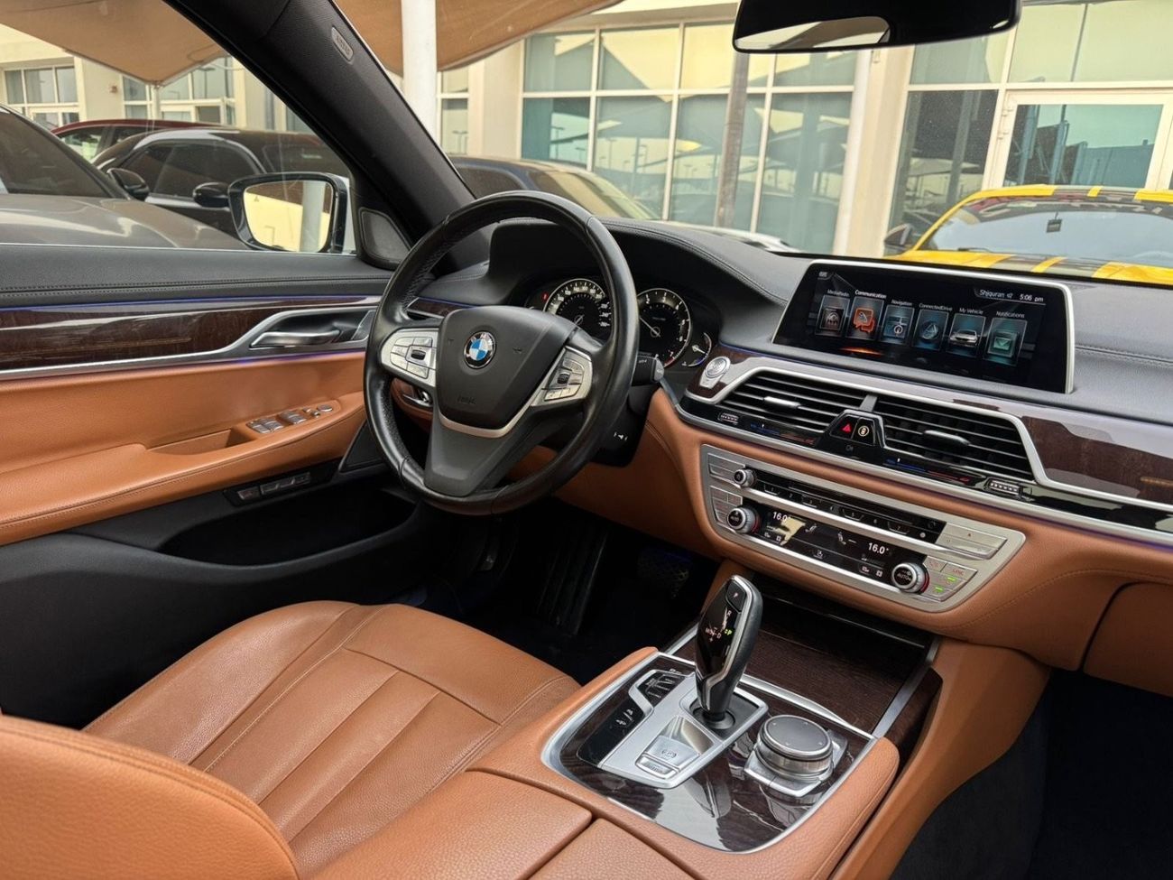 BMW 730Li Excellence Multimedia 2.0L