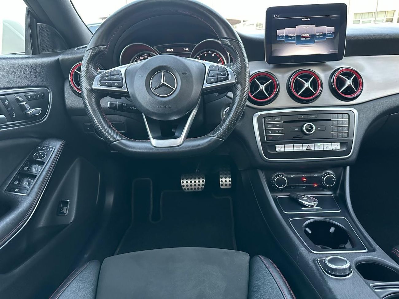 Mercedes Benz CLA250 Sport 45 Mercedes CLA 250_Gcc_2018_Excellent_Condition _Full option