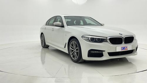 بي أم دبليو 520i M SPORT 2 | بدون دفعة مقدمة | اختبار قيادة مجاني للمنزل