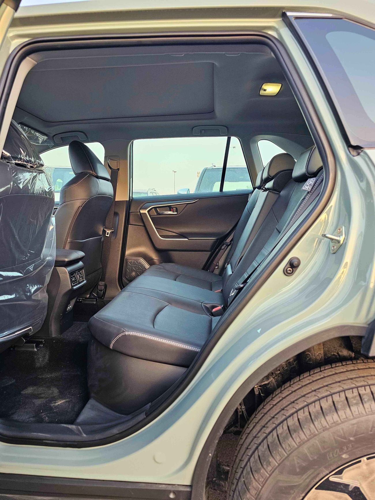 Toyota RAV4 EURO 4 / Full Option / 2.5L Hybrid With Panoramic / 4WD (CODE # LTD URBAN KHAKI)