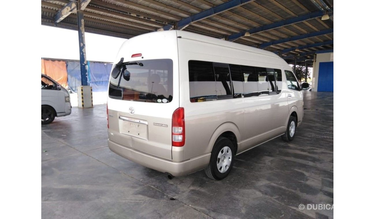 تويوتا هاياس Hiace Commuter RIGHT HAND DRIVE (Stock no PM 622 )