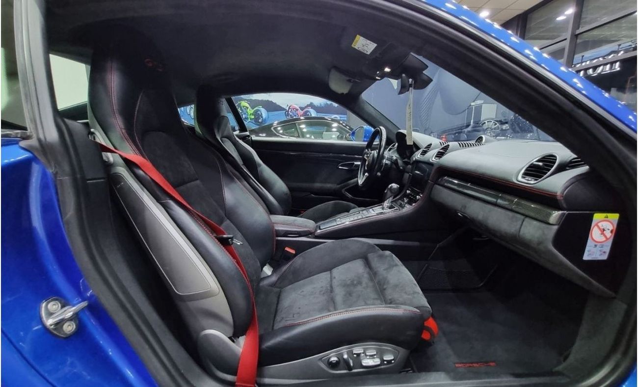 بورش كايمان 718 GTS 2.5L PORSCHE 718 CAYMAN GTS 2018 GCC FULL SERVICE HISTORY FROM PORSCHE FOR 275K AED