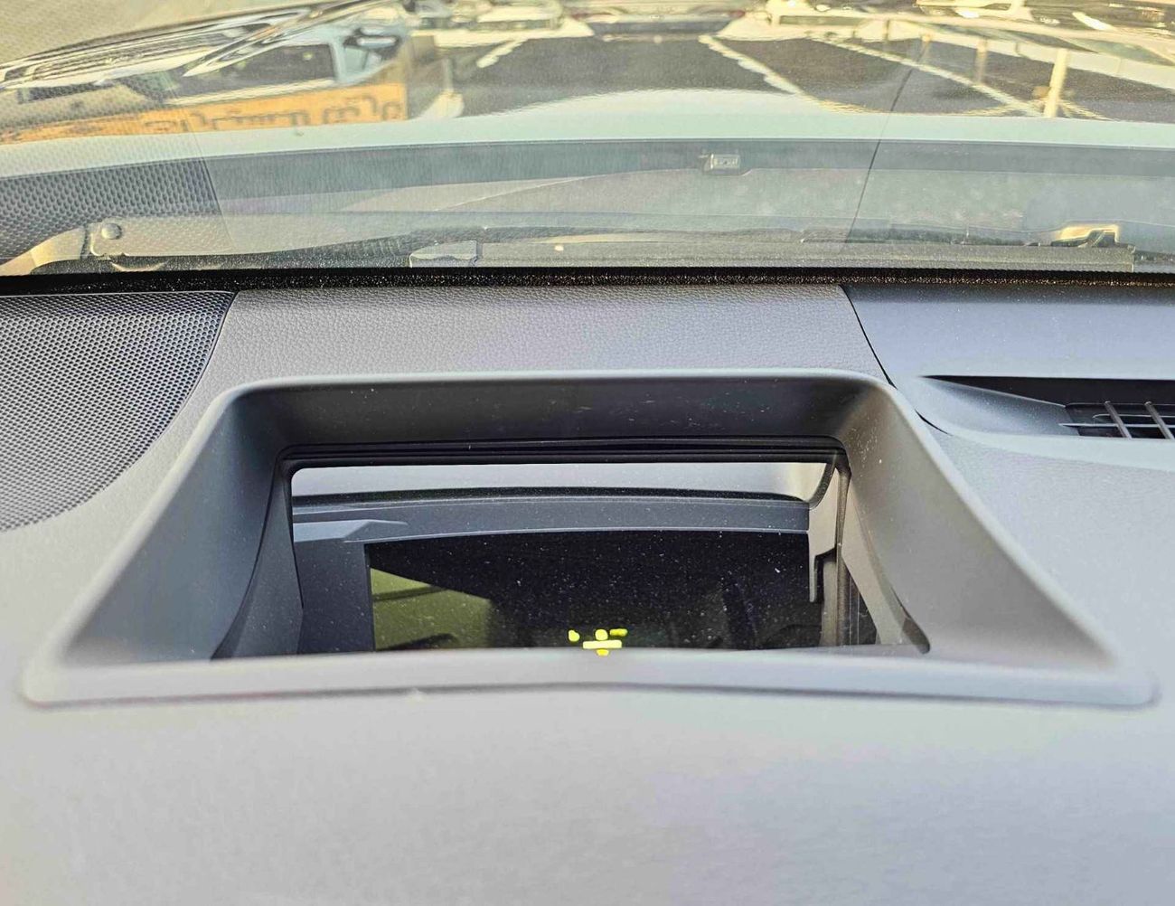 Toyota Camry S SPORT /  2.0L V4 PETROL /  PWR SEATS WITH HEADUP DISPLAY / PANORAMIC ROOF (CODE # 69063)