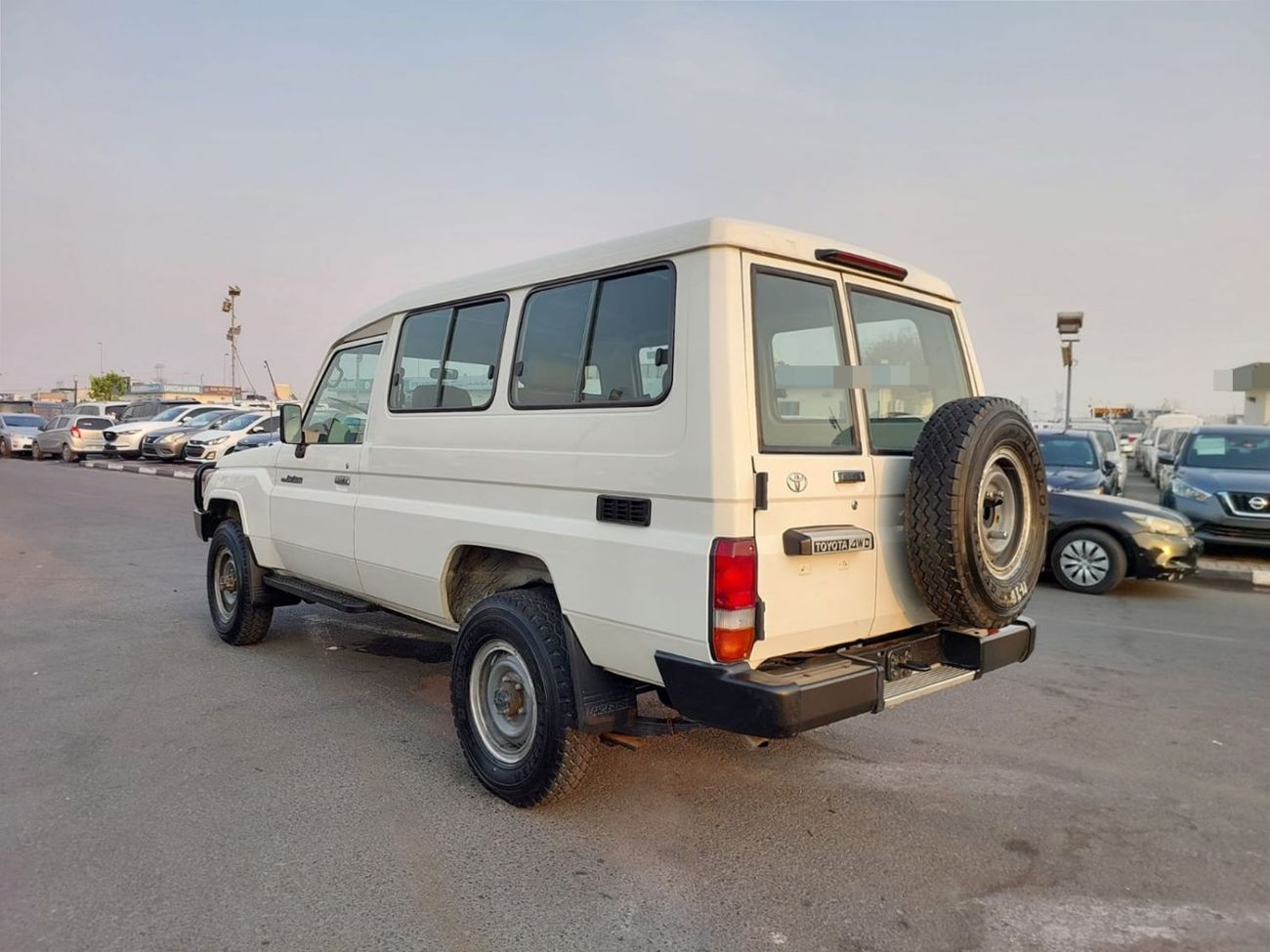 Toyota Land Cruiser TOYOTA LAND CRUISER SUV RHD 2017 MODEL 4.2 L DIESEL MANUAL(PM89627)
