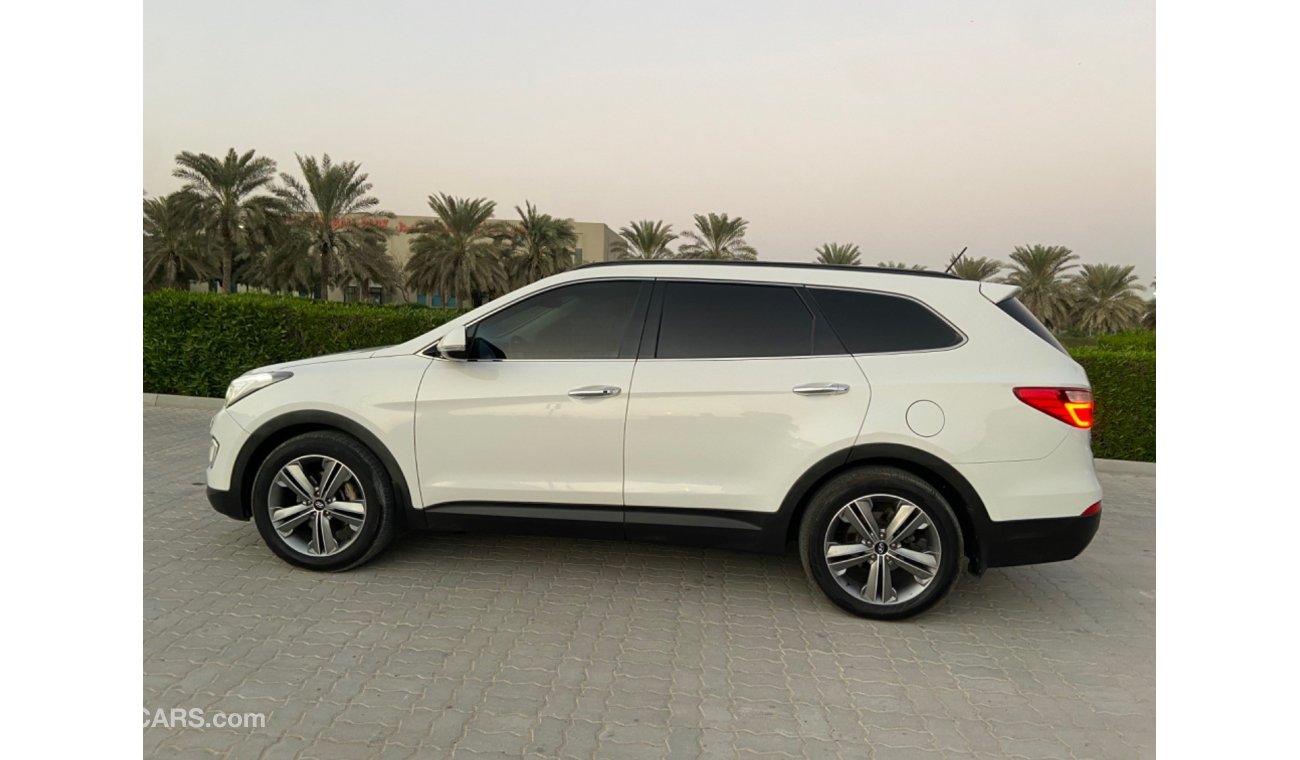 Hyundai Santa Fe 2015 3,5 fUll GCCvery good car km 165,831 AED 43,000