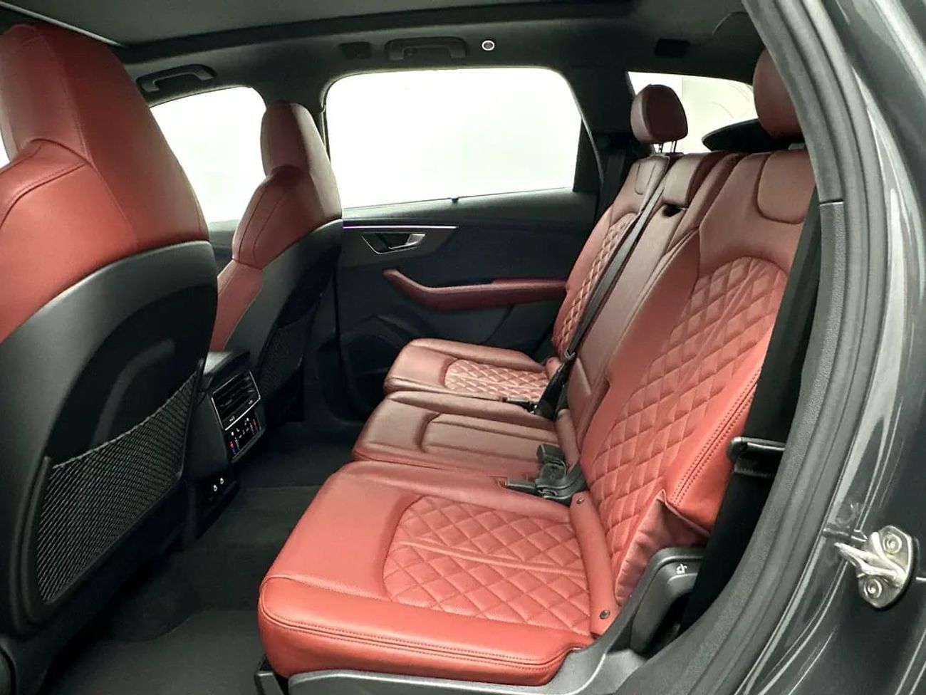 Audi SQ7 SUV TFSI 507hp (Ref# 011647)