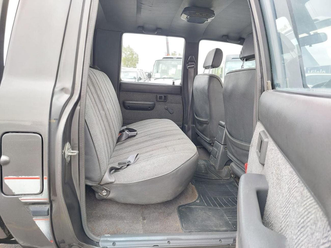 Toyota Hilux TOYOTA HILUX PICKUP RHD 1989 MODEL 2.8 L DIESEL MANUAL(PM05378)