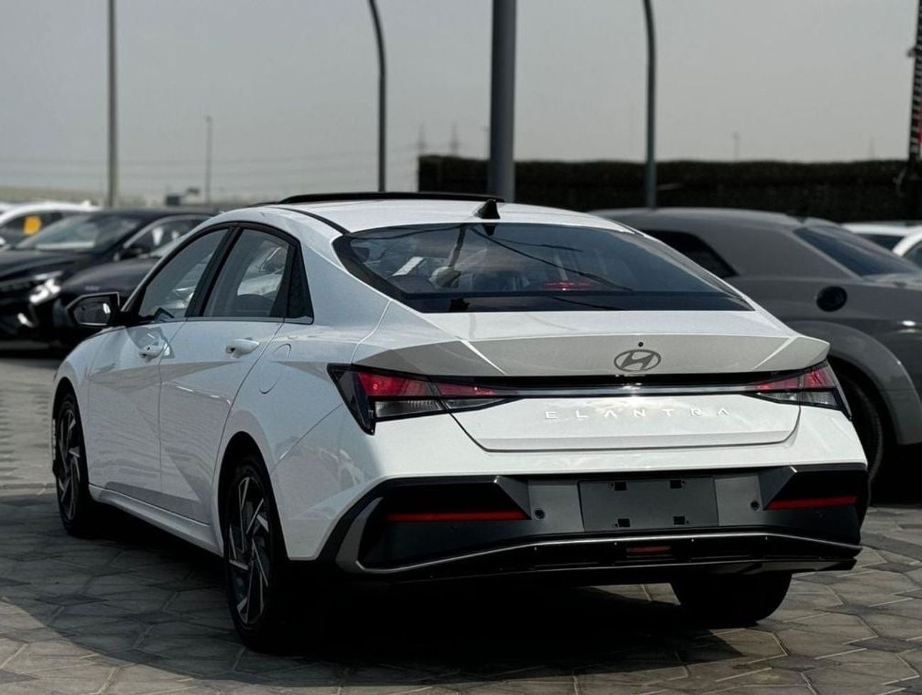 هيونداي إلانترا Comfort 1.6L