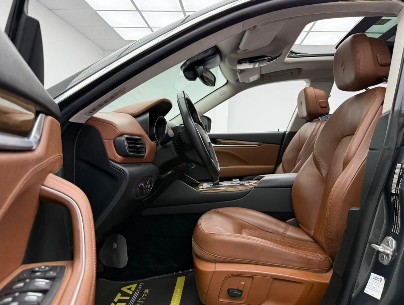 Maserati Levante Std 3.0L (350 HP) 2017 Maserati Levante, Service History, Fully Loaded, Excellent Condition, GCC