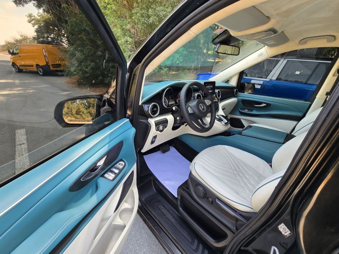 Mercedes-Benz V 250 Std 2.1L MERCECES V-250 2017 GCC VIP SEATS // PERFECT CONDITION