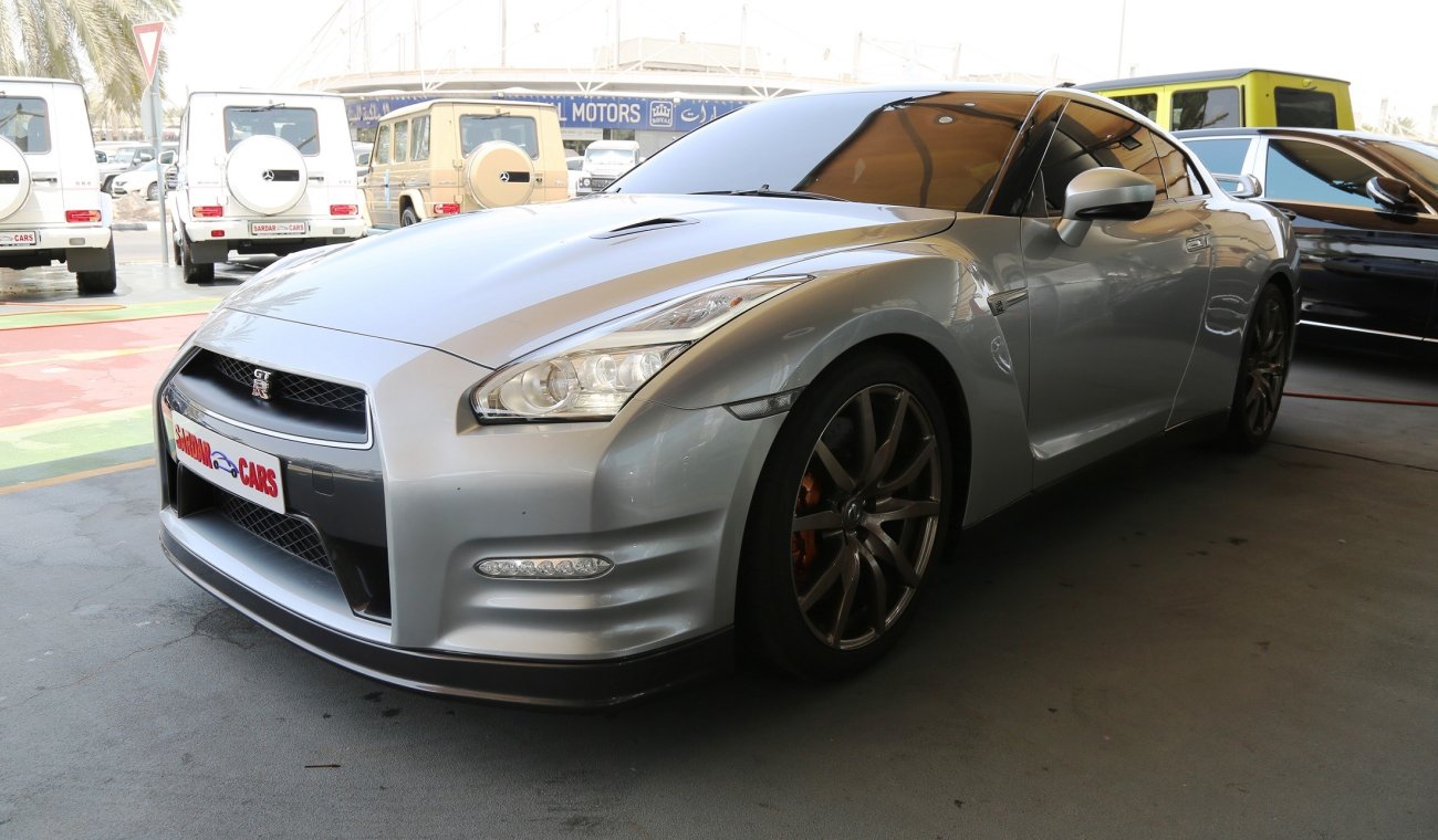 Nissan GT-R