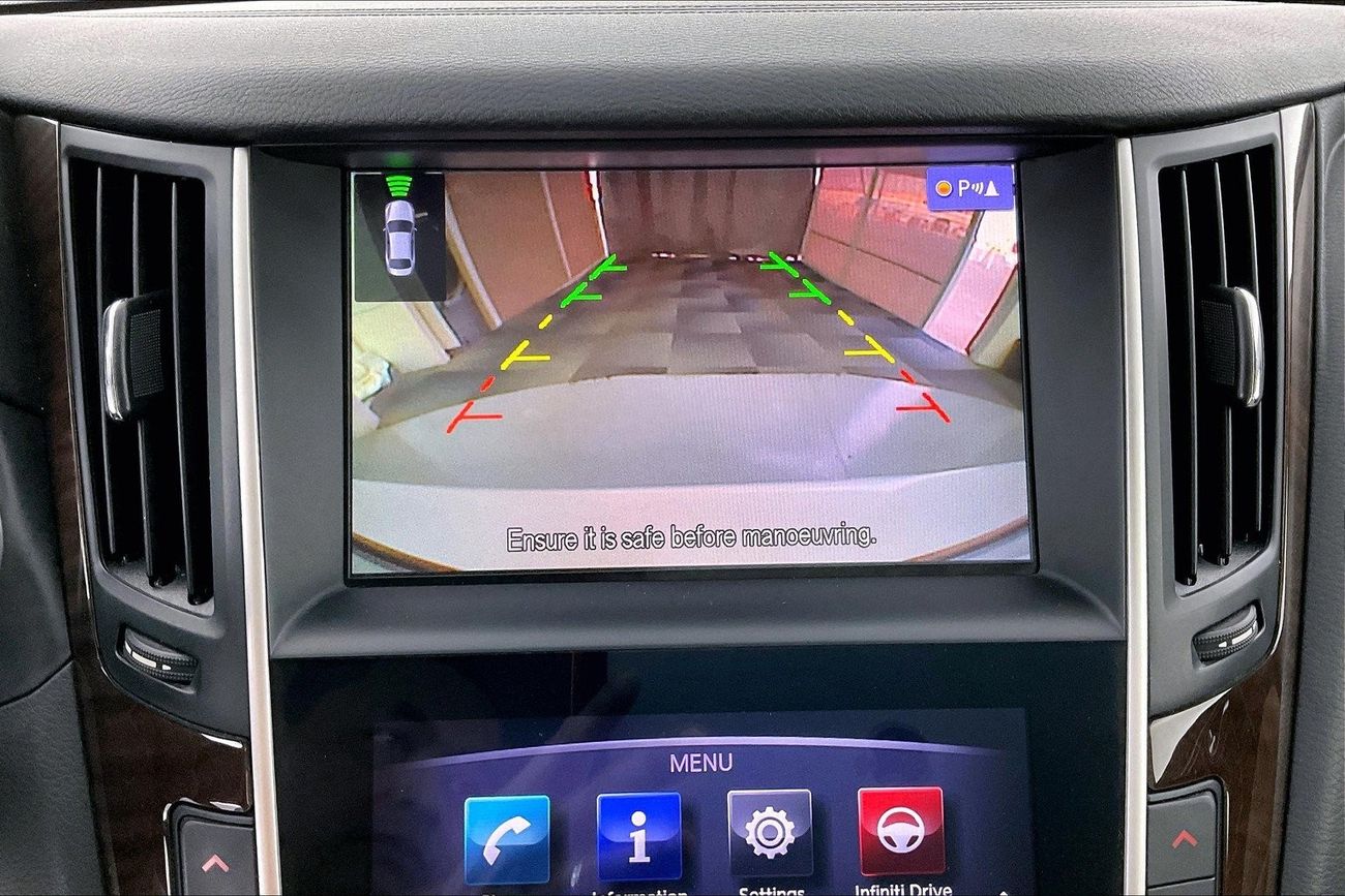 Infiniti Q50 Premium / Luxe