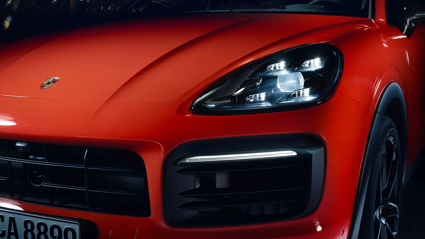 Porsche Cayenne Coupe exterior - Headlight
