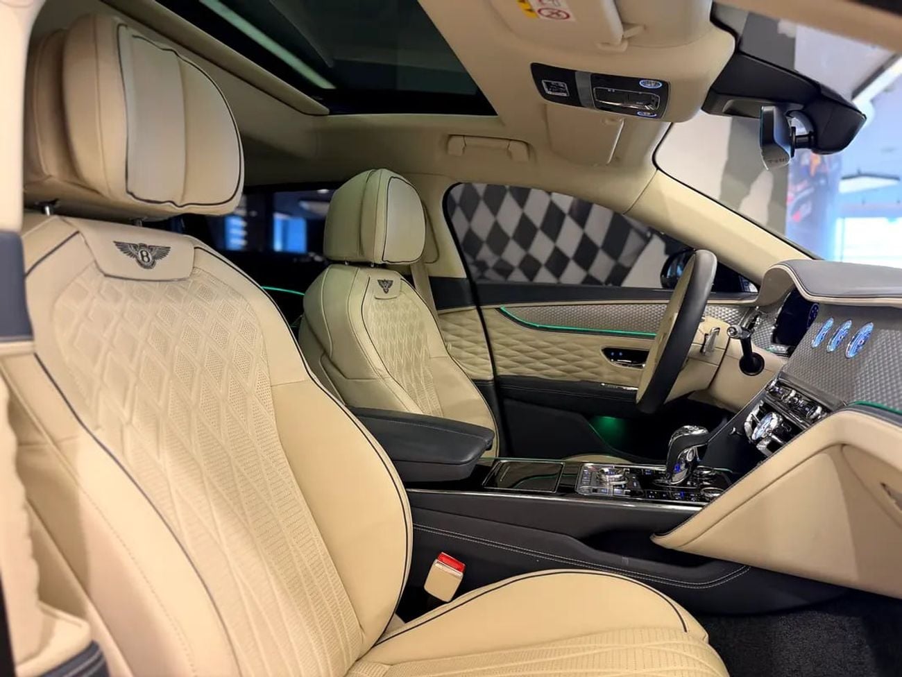 Bentley Flying Spur V8 Japanese Specs - Low Mileage Pristine Condition