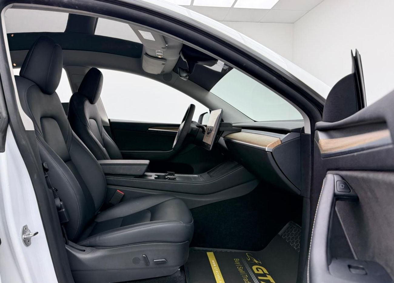 تسلا موديل Y LONG RANGE 2022 Tesla Model Y Long Range, Tesla Warranty+Full Tesla Service History, GCC Specs