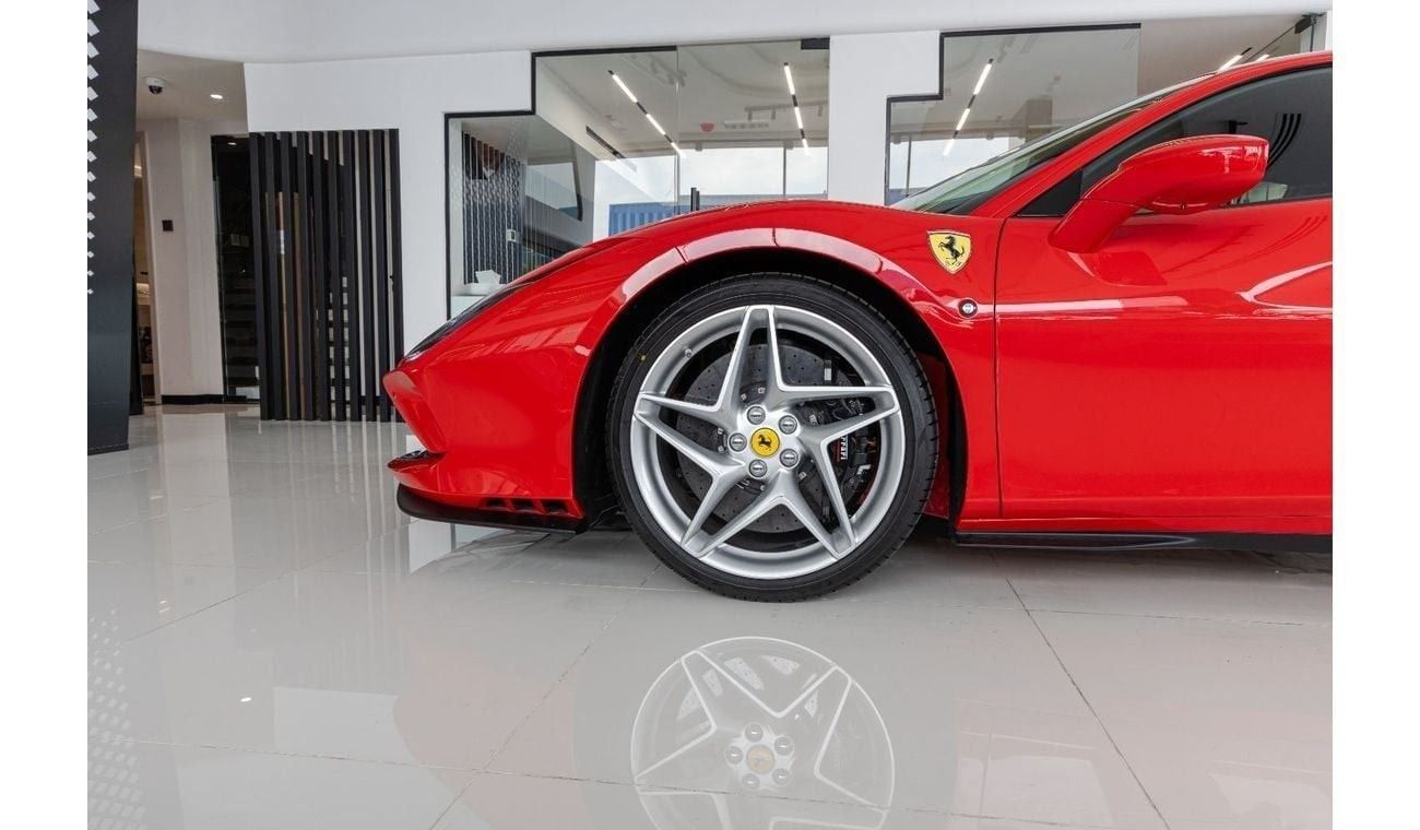 فيراري F8 تريبوتو 3.9T V8 Ferrari F8 Tributo 3.9L | Fully Carbon Fiber Interior and Exterior | 2021 | Agency Warranty