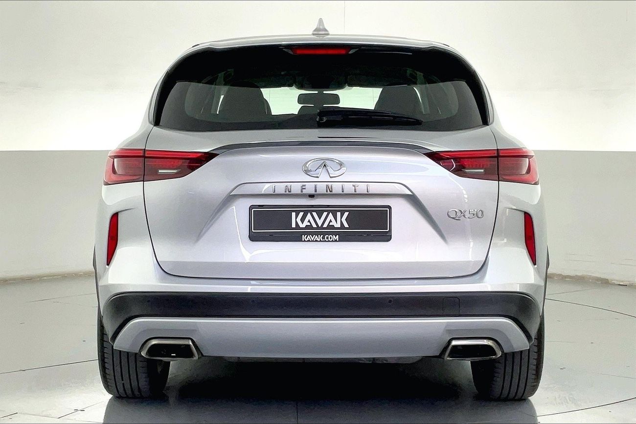 إنفينيتي QX50 Luxe | عرض العيد الحصري | خالية من أضرار الفيضانات