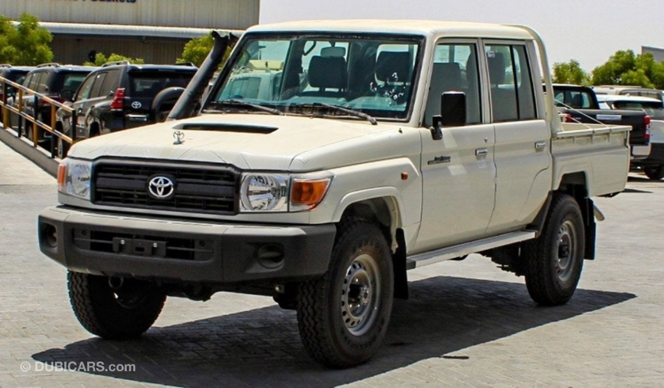 تويوتا لاند كروزر بيك آب 79 4.5L V8 DC TURBO DIESEL - 6-SEATER MT