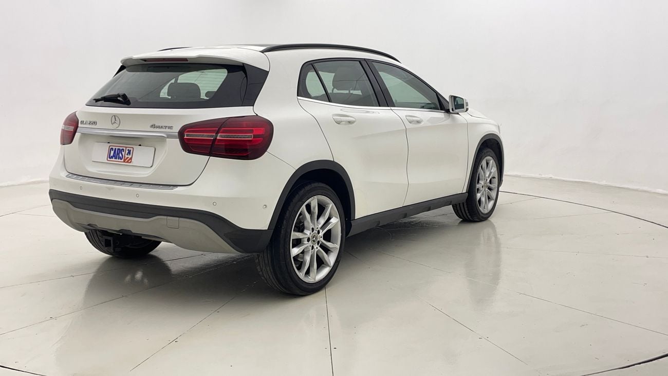 مرسيدس بنز GLA 220 PREMIUM 2 | بدون دفعة مقدمة | اختبار القيادة في المنزل