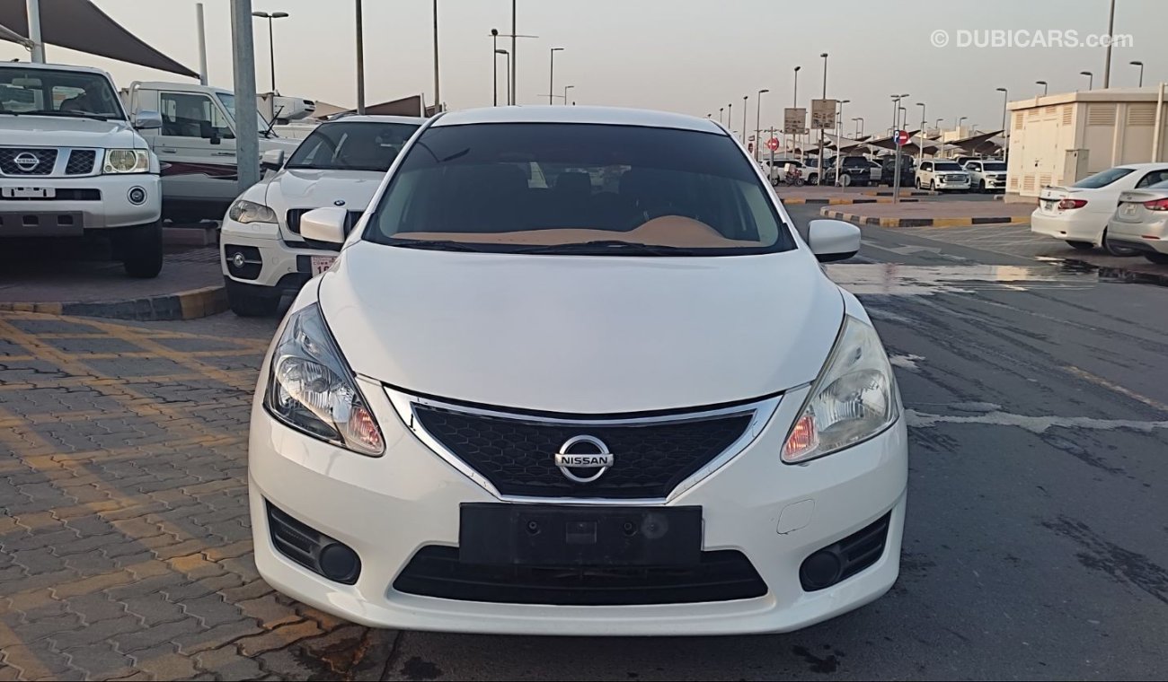 Nissan Tiida S