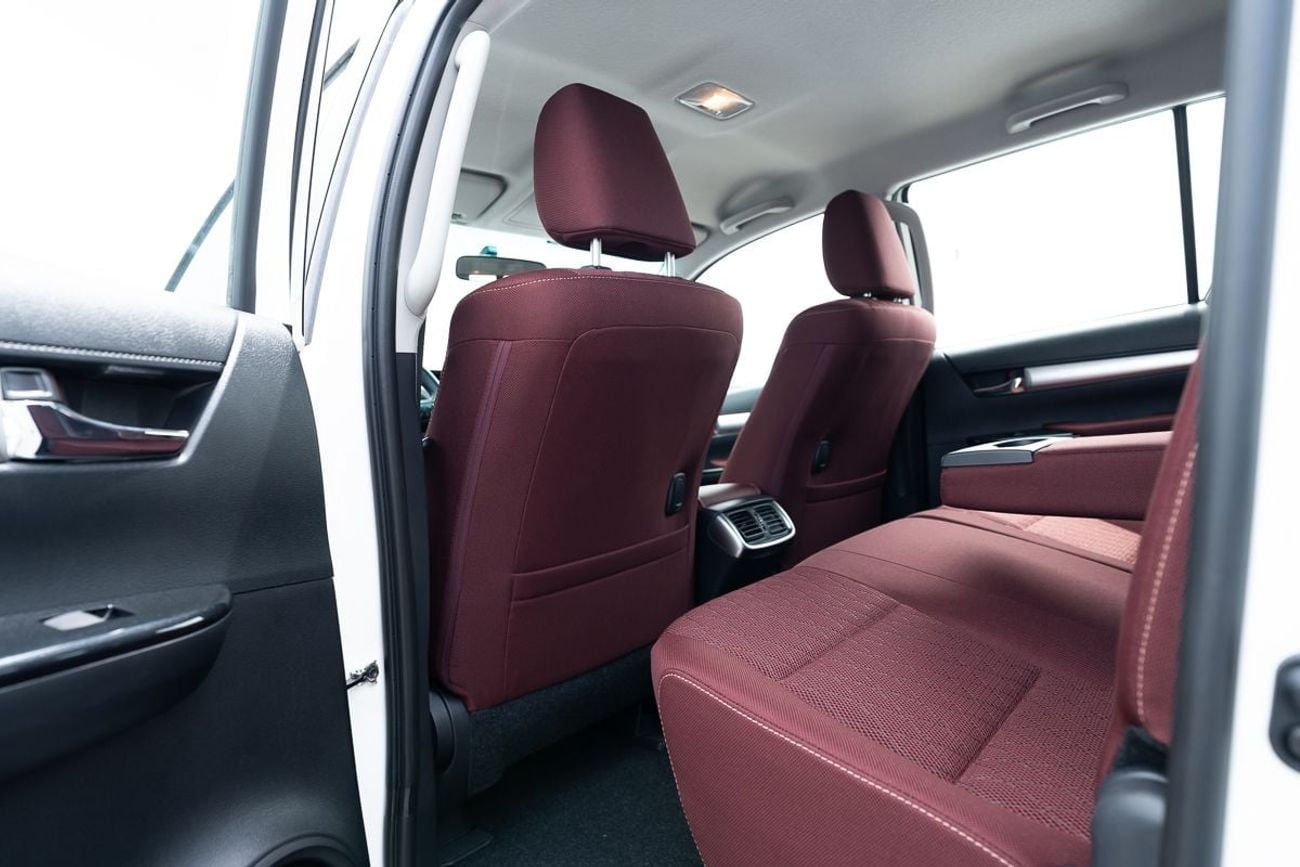 تويوتا هيلوكس S-GLX 2.8L Pick Up Diesel Automatic Transmission 4WD Double Cabin 2026