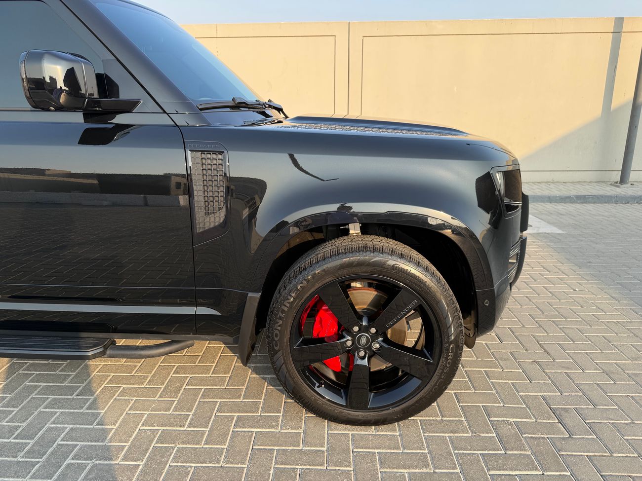 لاند روفر ديفندر X DYNAMIC BLACK EDITION GCC DUBAI AL TAYER