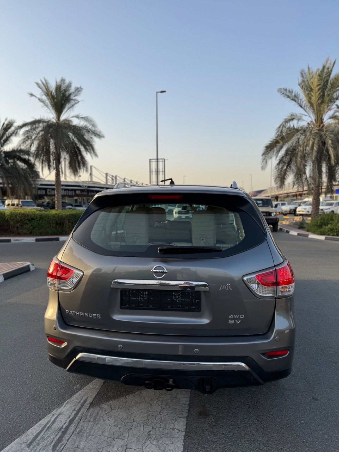 Nissan Pathfinder S 3.5L (260 HP) 4WD