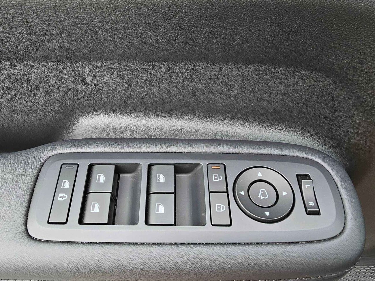 Hyundai Santa Fe LUXURY, NEW SHAPE, 2.5T, SUNROOF, "4" CAMERAS (CODE # 67973)