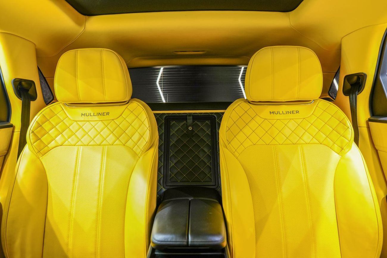 بنتلي بينتايجا W12 Mulliner, Carbon Body Kit, Individual Rear Seats w/ Entertainment, GCC Spec!!