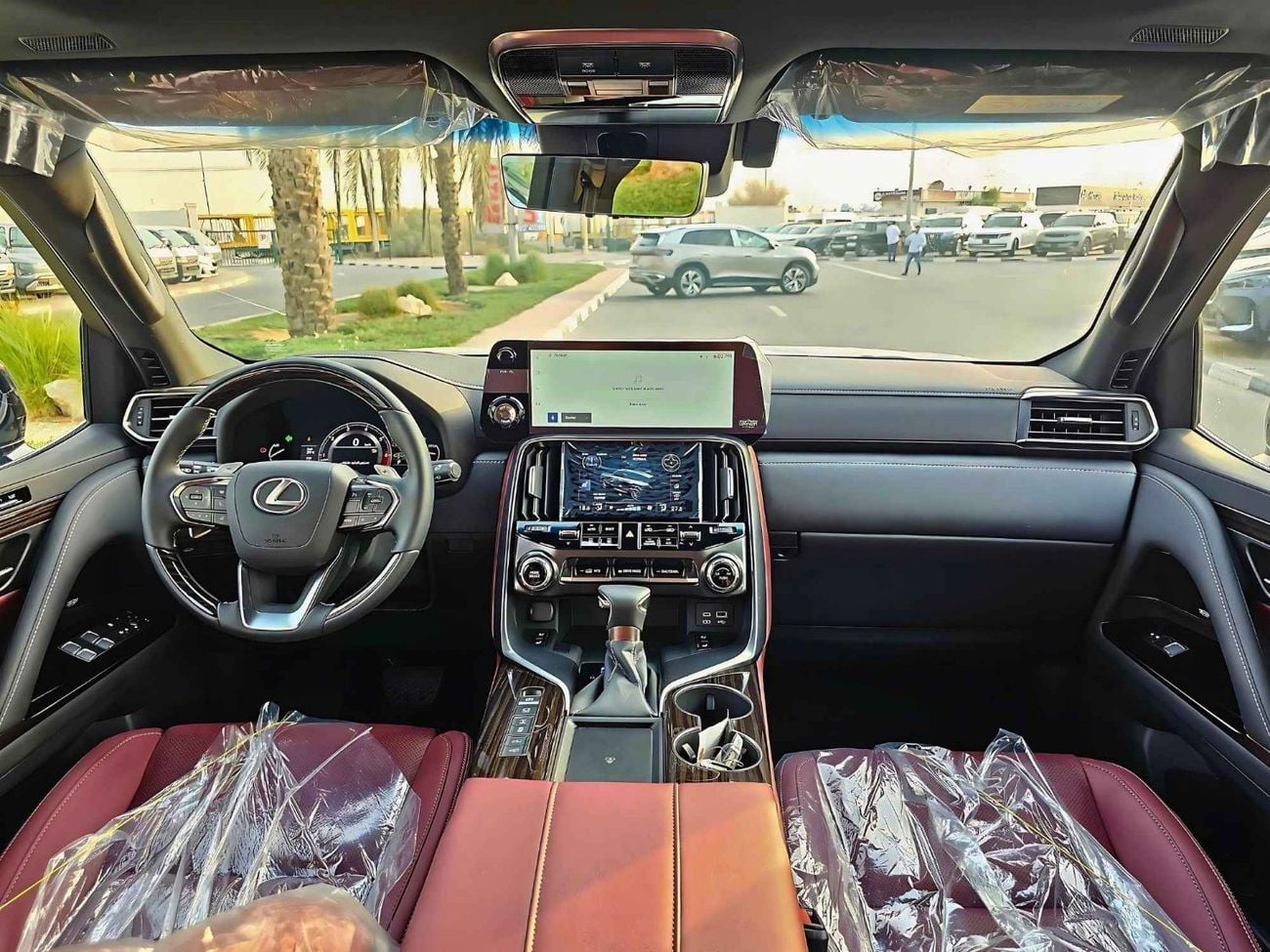 لكزس LX 600 URBAN / 3.5L V6 / HEADUP DISPLAY / PWR SEATS / DVD+KICK SENSORS / 360*CAMERA (CODE # LX6U)