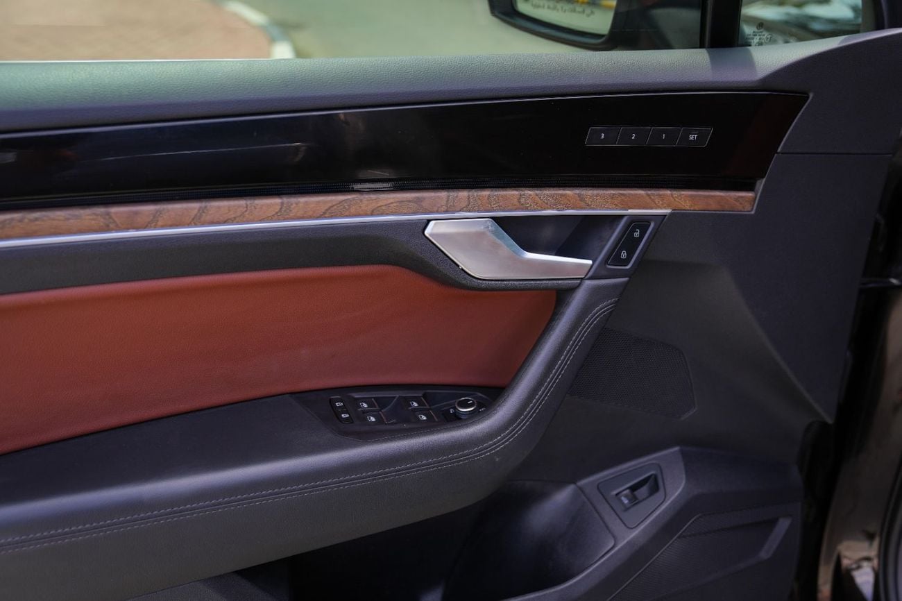 Volkswagen Touareg 2020!! GCC SPECS!! FULL SERVICE HISTORY FROM AL NABOODA