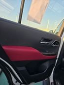 تويوتا لاند كروزر تويوتا لاندكروزر LC300 هجين فئة GR موديل 2026 – فل أوبشن – أبيض خارجي / جلد أحمر داخلي