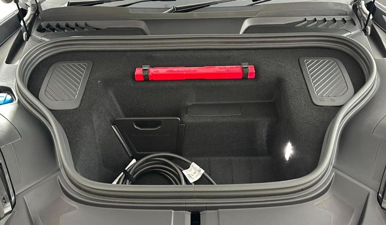 Porsche Macan Electric Estate 470kW Turbo RIGHT HAND DRIVE