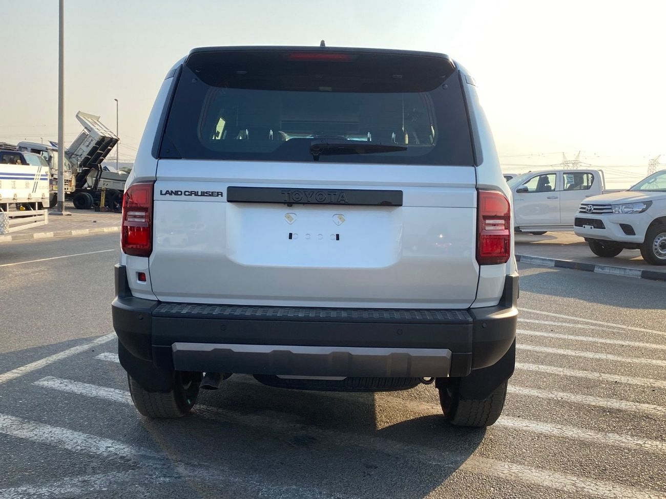 تويوتا برادو Adventure Dual Tone 2.4T