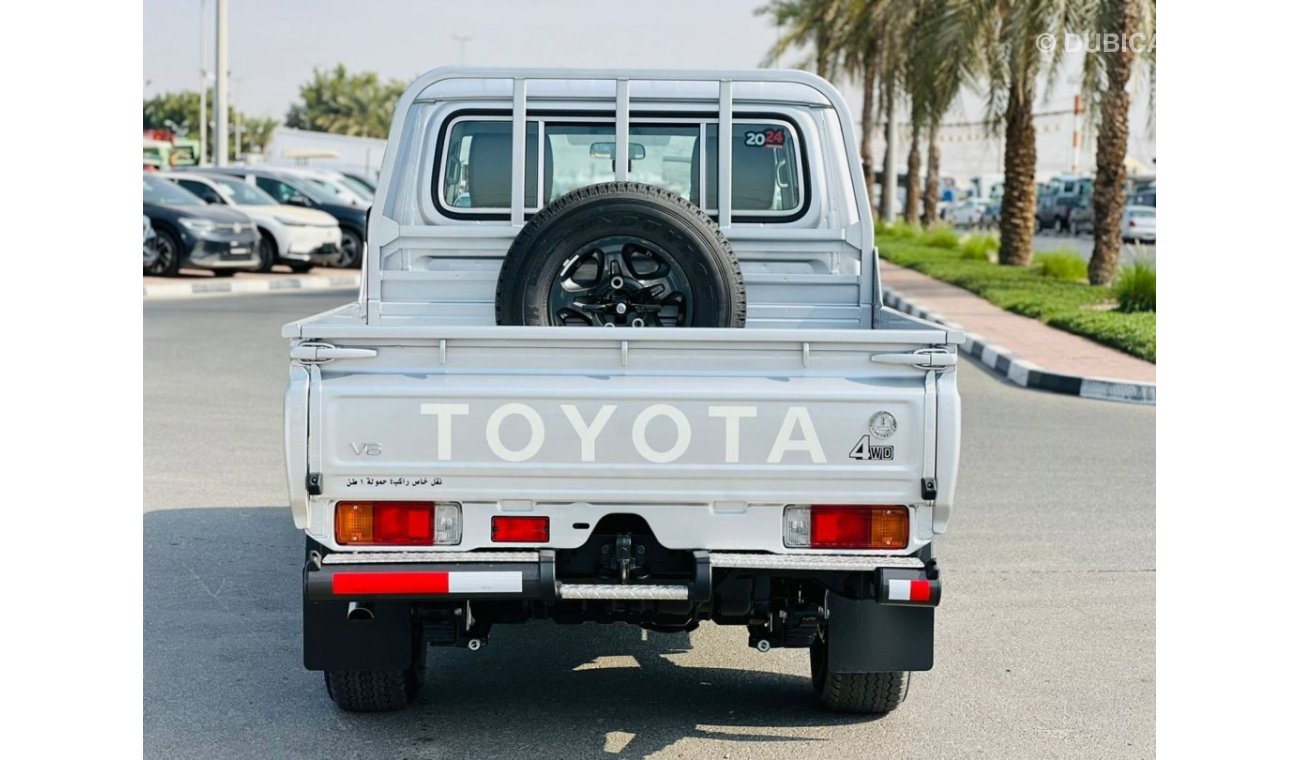 Toyota Land Cruiser Pick Up 4.0L PETROL AUTOMATIC DOUBLE CABINE 2024 GCC