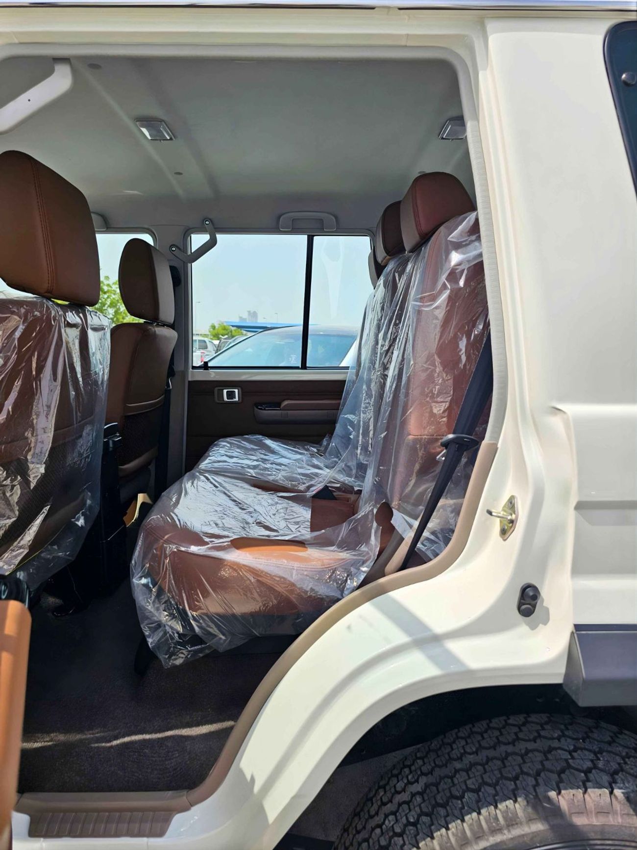 Toyota Land Cruiser 70 LC76 LX/2.8L DIESEL V4 A/T/LETAHER SEATS/DVD,CAMERA/ (CODE#HT76ZS)