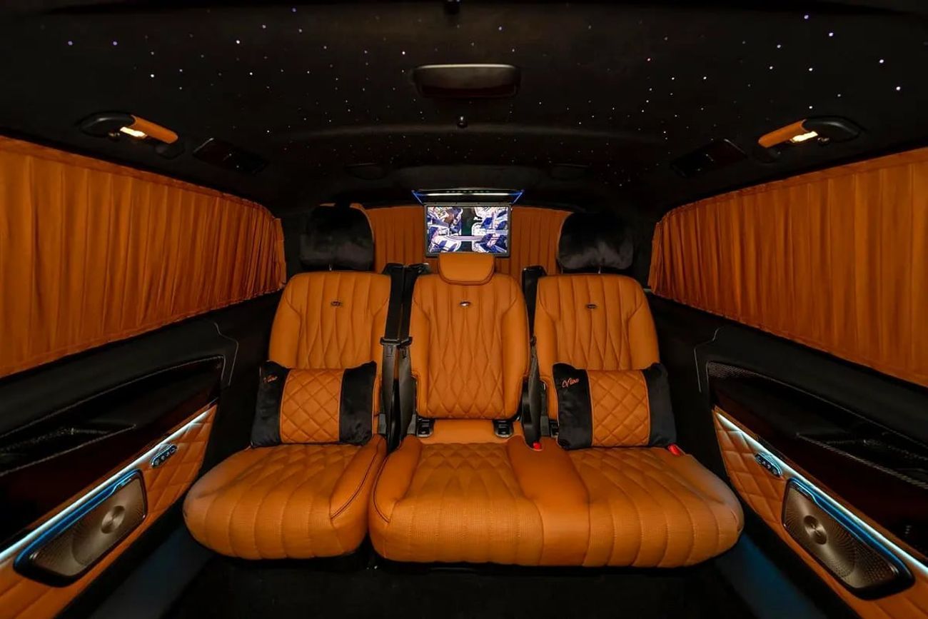 Mercedes Benz V300 NEW ARRIVAL MODEL LUXURY MERCEDES GCC V300 with ADDITIONAL REAR AC-2 YEARS WARRANTY BY VLINE